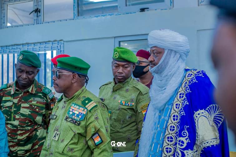 Cérémonie de remise de diplômes à l’EFAS : une célébration de l’excellence et de l’engagement au service de la santé image